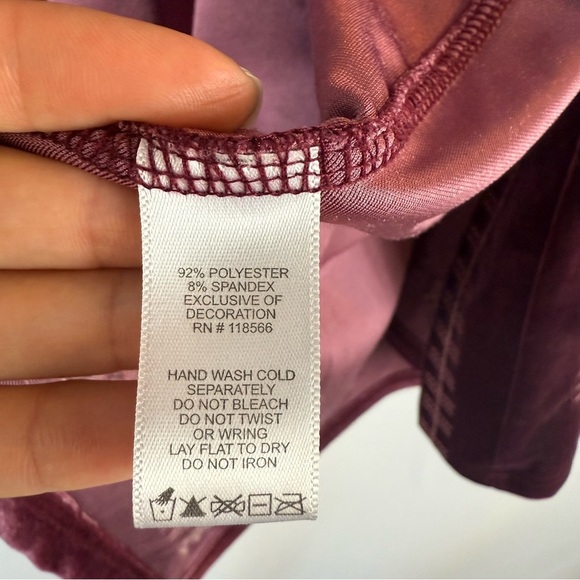 LA BELLUM HILLARY SCOTT Women's S Embroidered pink Velvet Open
Cardigan - Picture 10 of 14